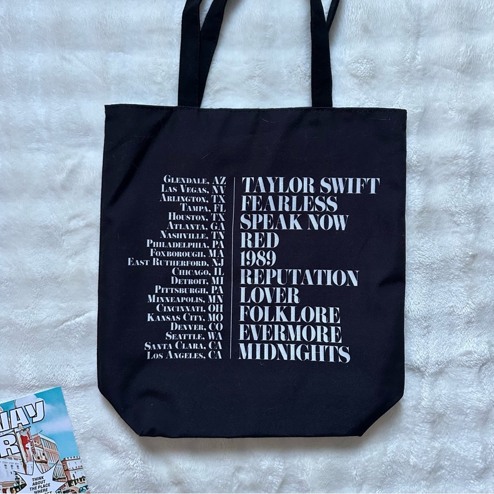 Taylor Swift Bundle! - Picture 2 of 8